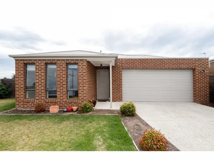 77 Woondella Boulevard, Sale VIC 3850