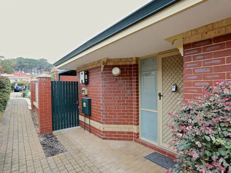 Sixth view of Homely villa listing, 4/3 Tipuana  Green, O'connor WA 6163