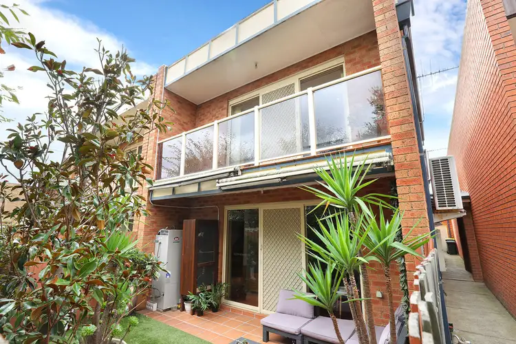 1/10 John Street, St Albans VIC 3021