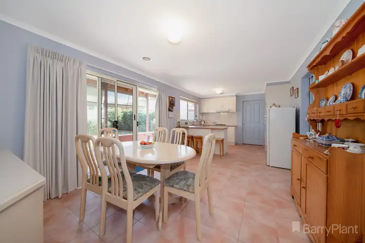 Fifth view of Homely house listing, 3 Gus Court, Pakenham VIC 3810