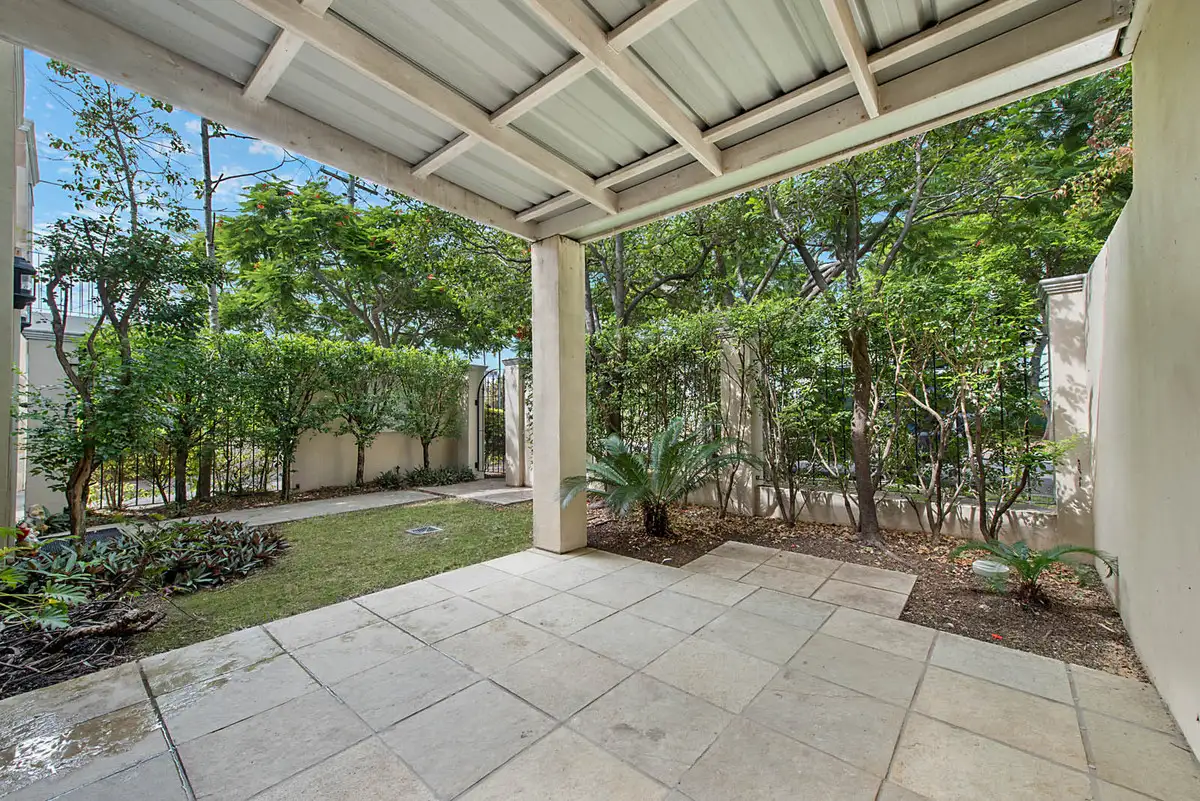 Main view of Homely townhouse listing, 1/82 Jackson Street, Hamilton QLD 4007