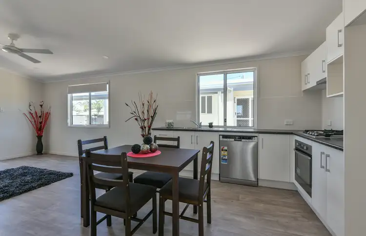 2A/94 Twyford Street, Avoca QLD 4670