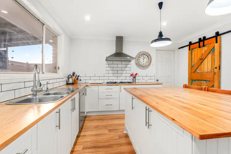 4 Mount Pleasant Grove, Cessnock NSW 2325