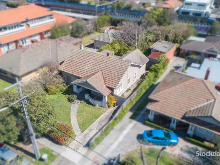 17 Station Avenue, Mckinnon VIC 3204