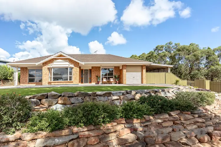 2 Crest Court, Gulfview Heights SA 5096