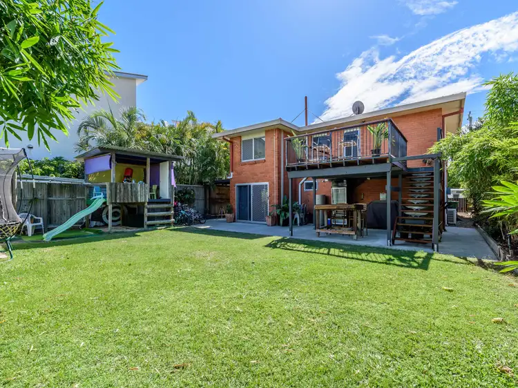 20 Eider Avenue, Paradise Point QLD 4216