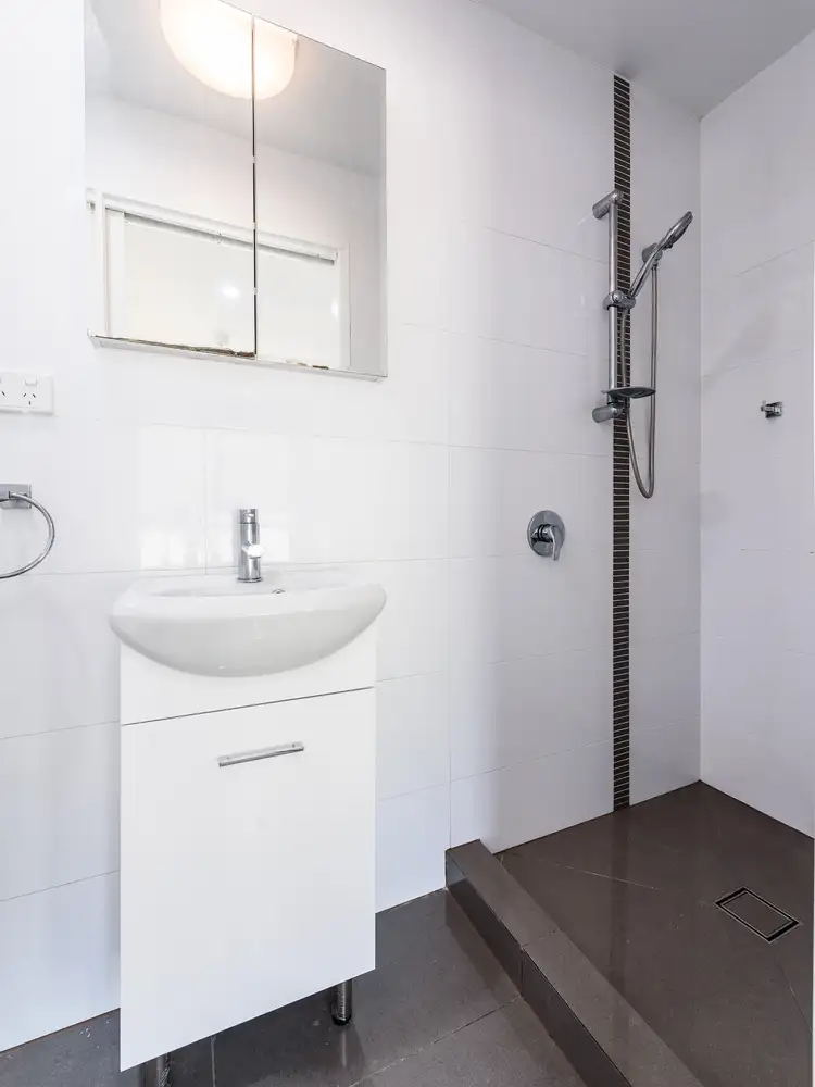 Sixth view of Homely semi-detached listing, 1/5 Napper Road, Arundel QLD 4214