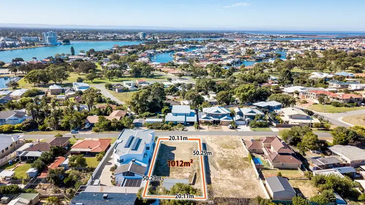 10 Wicklow Road, Halls Head WA 6210