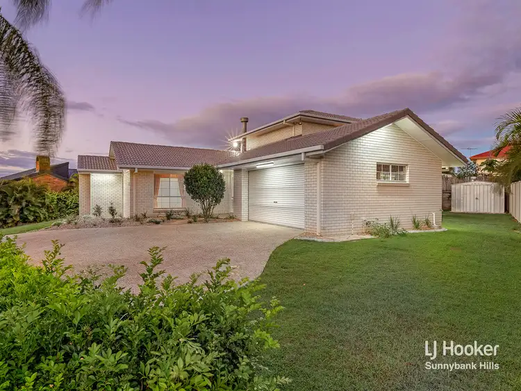 15 Truman Court, Stretton QLD 4116