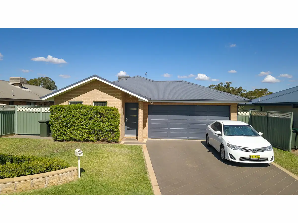 Main view of Homely house listing, 5 Torvean Avenue, Dubbo NSW 2830