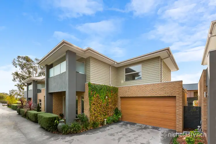 2/10 Darcy Street, Mornington VIC 3931