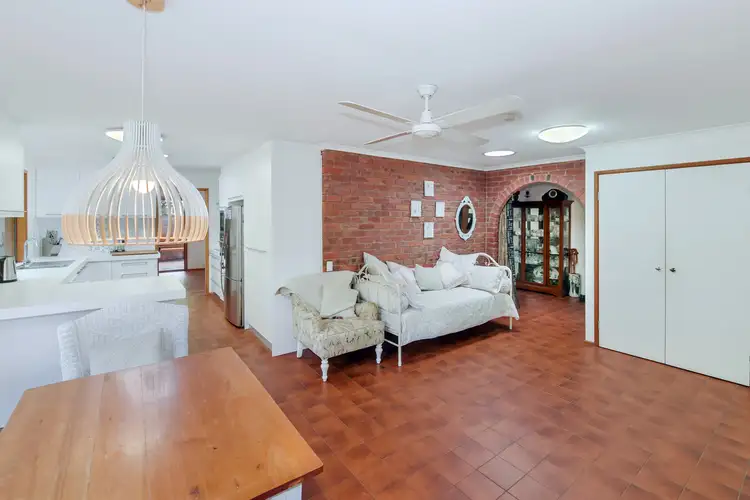8 Pendula Place, Little Mountain QLD 4551