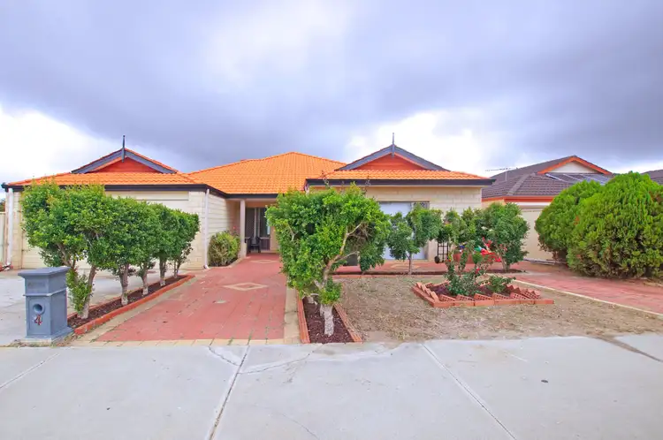 4 McNamara Place, Marangaroo WA 6064