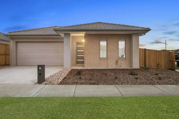 12 Beeston Avenue, Charlemont VIC 3217