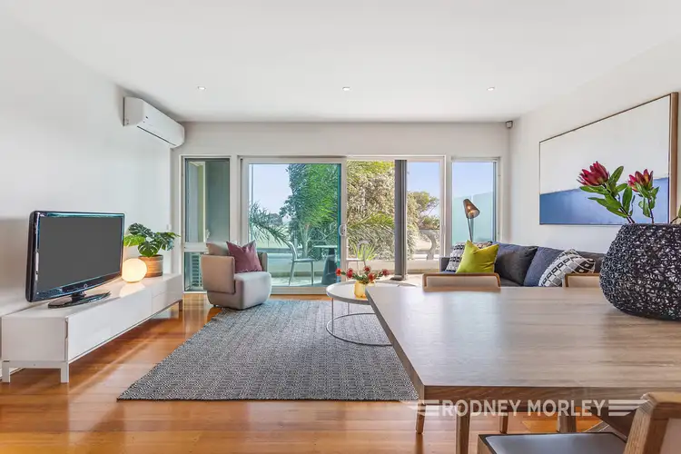 2/74 Marine Parade, Elwood VIC 3184