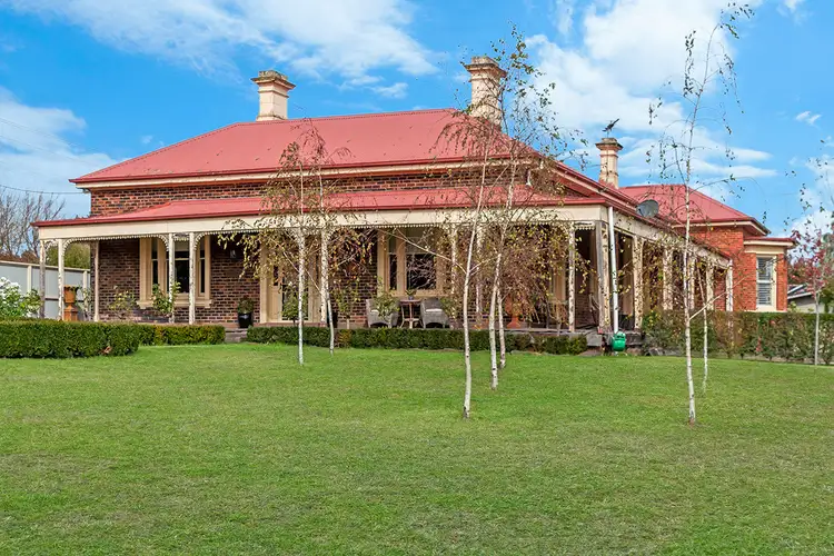14 Ballarat Road, Hamilton VIC 3300