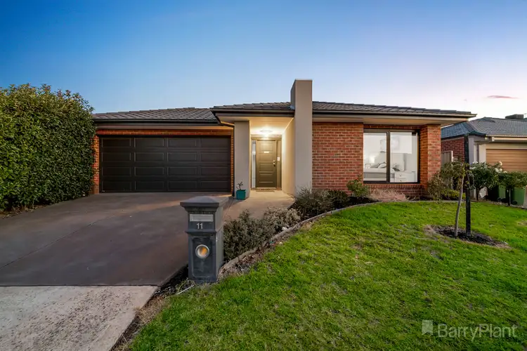 11 Rosella Avenue, Pakenham VIC 3810