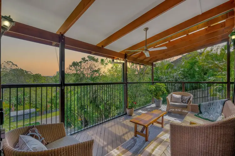 18 Stonehaven Place, Highland Park QLD 4211