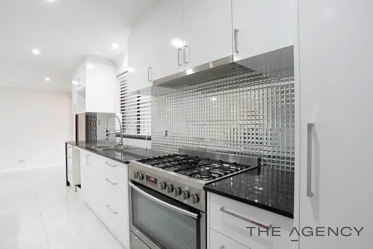 4 Corringle Grove, South Lake WA 6164