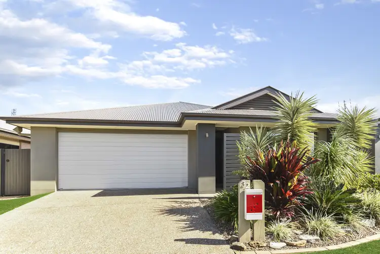 32 Sunshine Crescent, Caloundra West QLD 4551