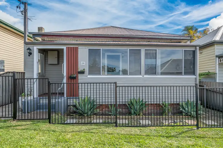 28 Omara Street, Mayfield East NSW 2304