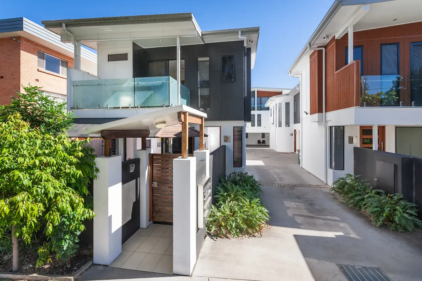 Main view of Homely townhouse listing, 2/234 Riding Road, Balmoral QLD 4171