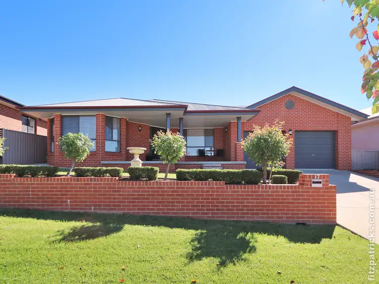 17 Bedervale Street, Bourkelands NSW 2650