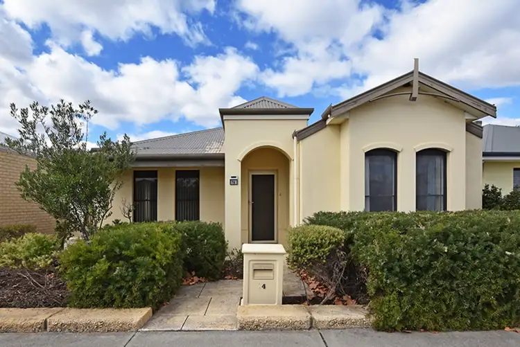 74 Neary Boulevard, Aveley WA 6069