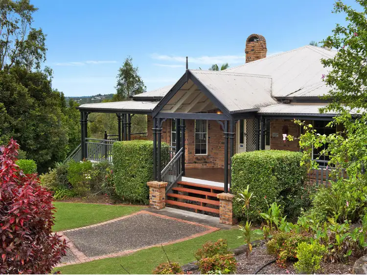 20 Leatherwood Place, Brookfield QLD 4069