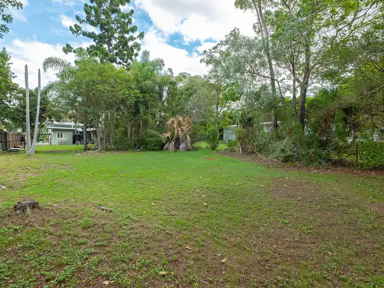 15 Hayes Street, Brassall QLD 4305