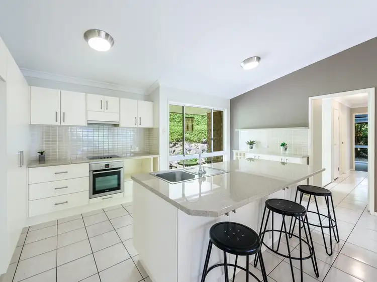 31 Mullewa Crescent, Helensvale QLD 4212