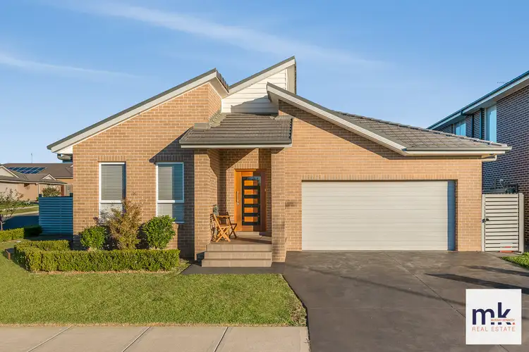 19 Adams Circuit, Elderslie NSW 2570