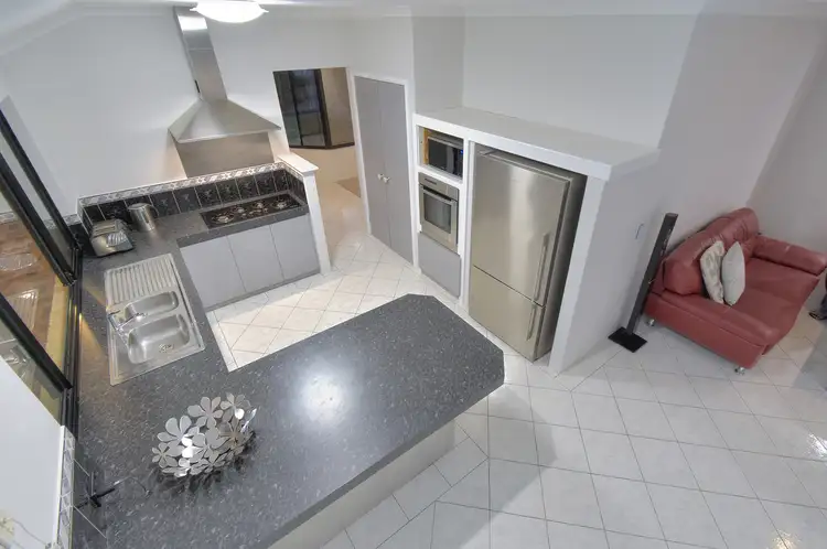 Fifth view of Homely house listing, 10 Glenfine Way, Carramar WA 6031