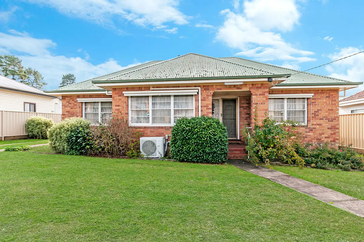 Main view of Homely house listing, 8 Elva Avenue, Hamilton VIC 3300