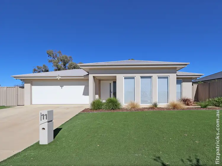 11 Barton Avenue, Lloyd NSW 2650