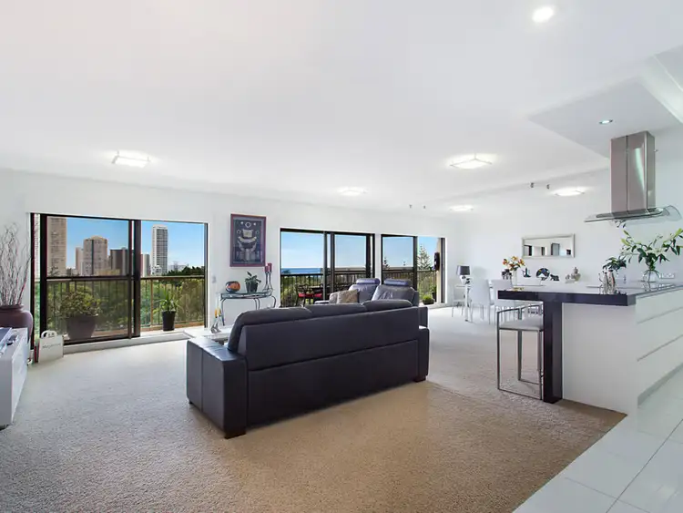 35/8 Admiralty Drive, Paradise Waters QLD 4217