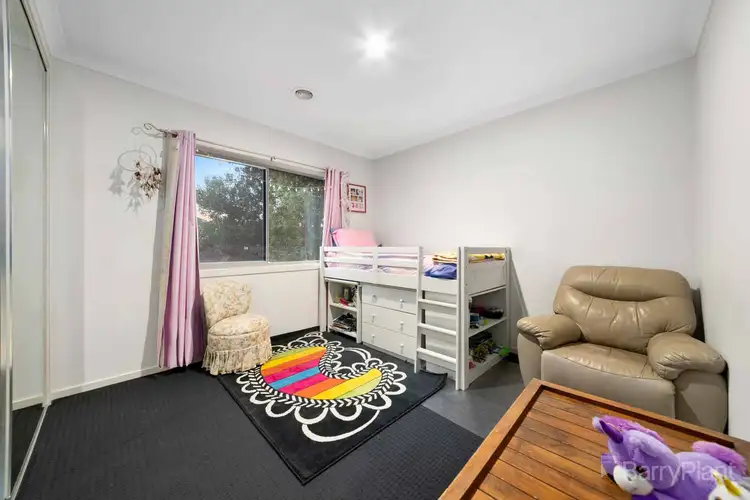 Fifth view of Homely house listing, 10 Settlers Rise, Drouin VIC 3818