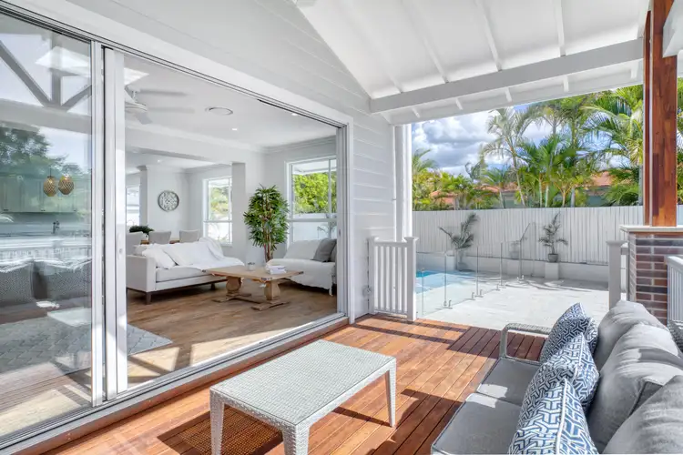 67 Clear Island Road, Broadbeach Waters QLD 4218