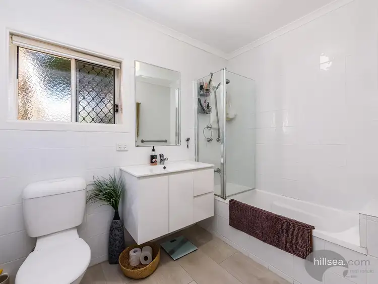Fourth view of Homely unit listing, 2/16 Sutherland Avenue, Labrador QLD 4215