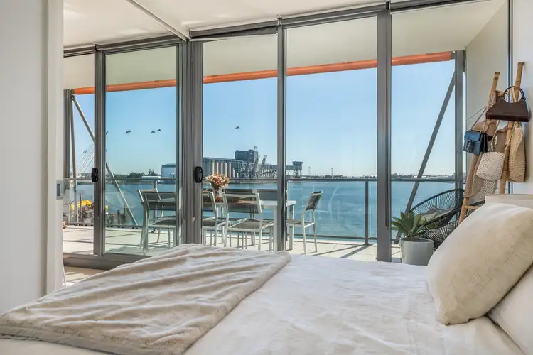 202/3A Honeysuckle Drive, Newcastle NSW 2300