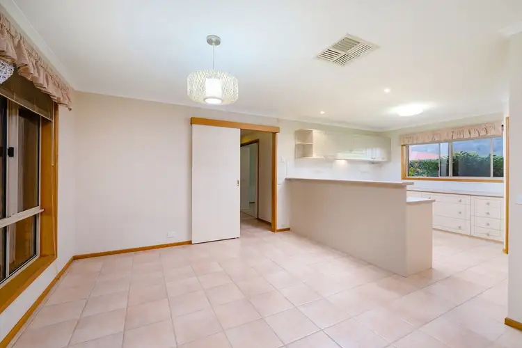 Fifth view of Homely house listing, 15 Falcon Circuit, Wodonga VIC 3690
