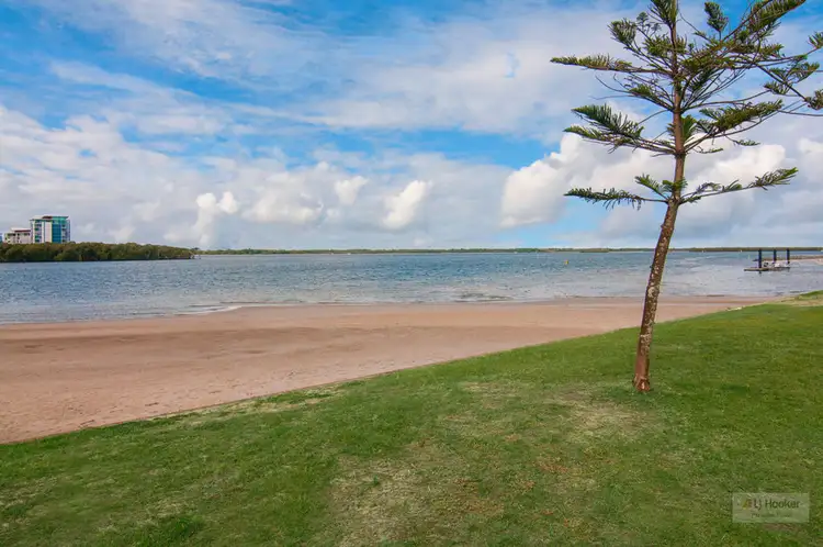 1/8 Errol Avenue, Paradise Point QLD 4216