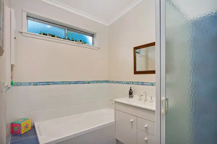 Fifth view of Homely house listing, 3 Holt Court, Sale VIC 3850