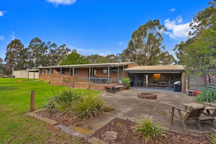 27 Carter Street, Stratford VIC 3862