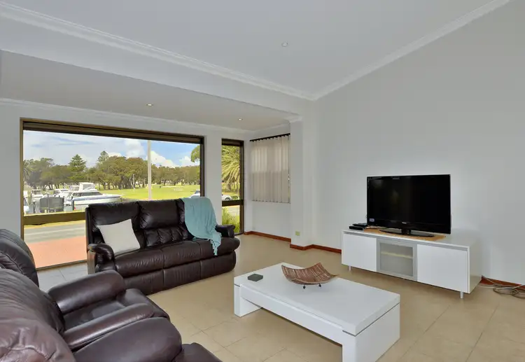 Fifth view of Homely house listing, 52 Mary Street, Halls Head WA 6210
