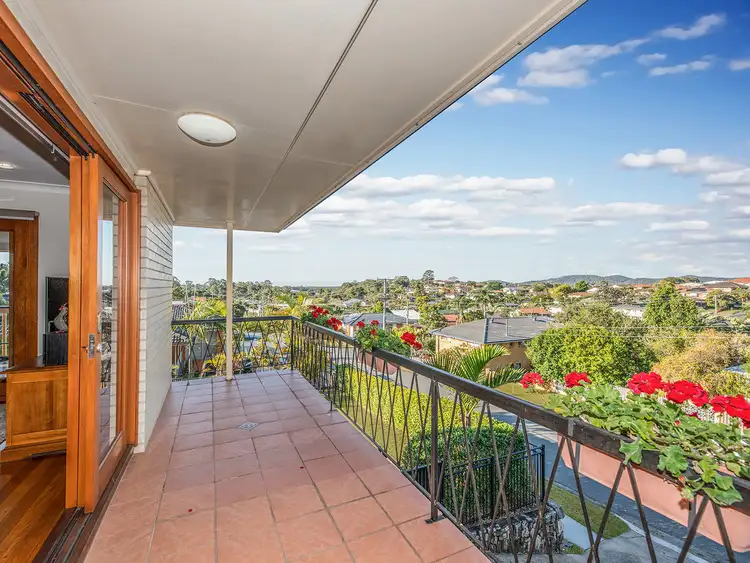 24 Valentia Street, Mansfield QLD 4122