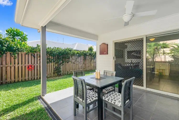2/15 Sapphire Place, Elanora QLD 4221