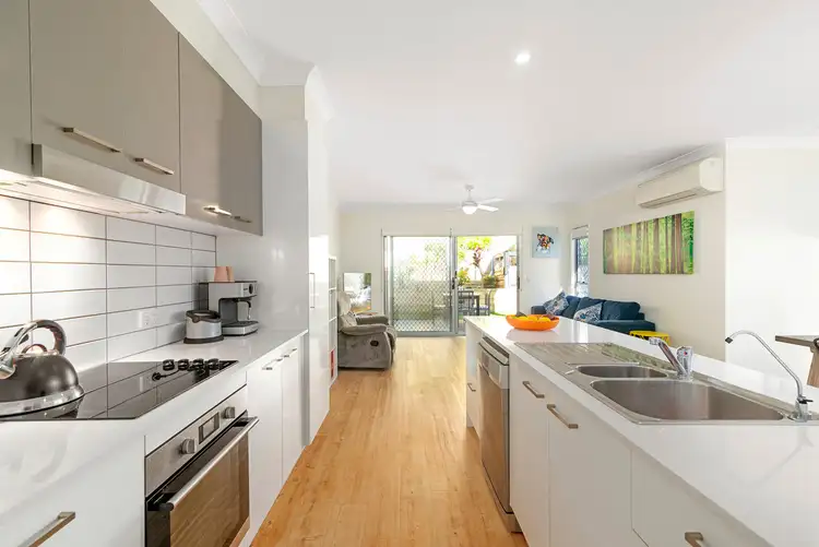 Fourth view of Homely unit listing, 2/15 Sapphire Place, Elanora QLD 4221