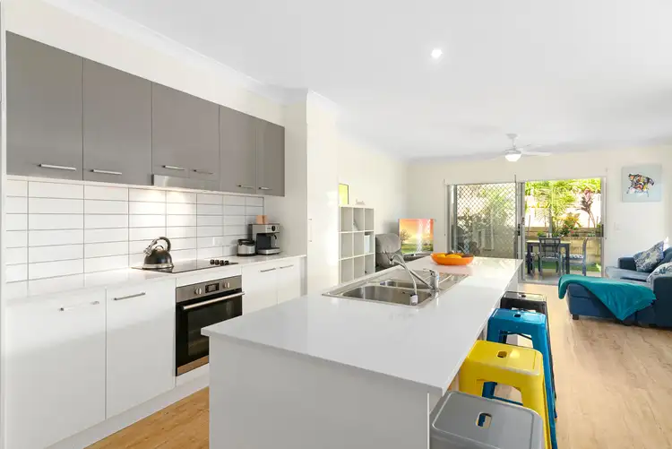 Fifth view of Homely unit listing, 2/15 Sapphire Place, Elanora QLD 4221