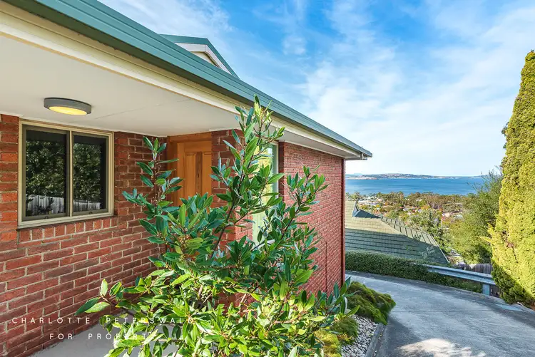 1/64 Coolamon Road, Taroona TAS 7053